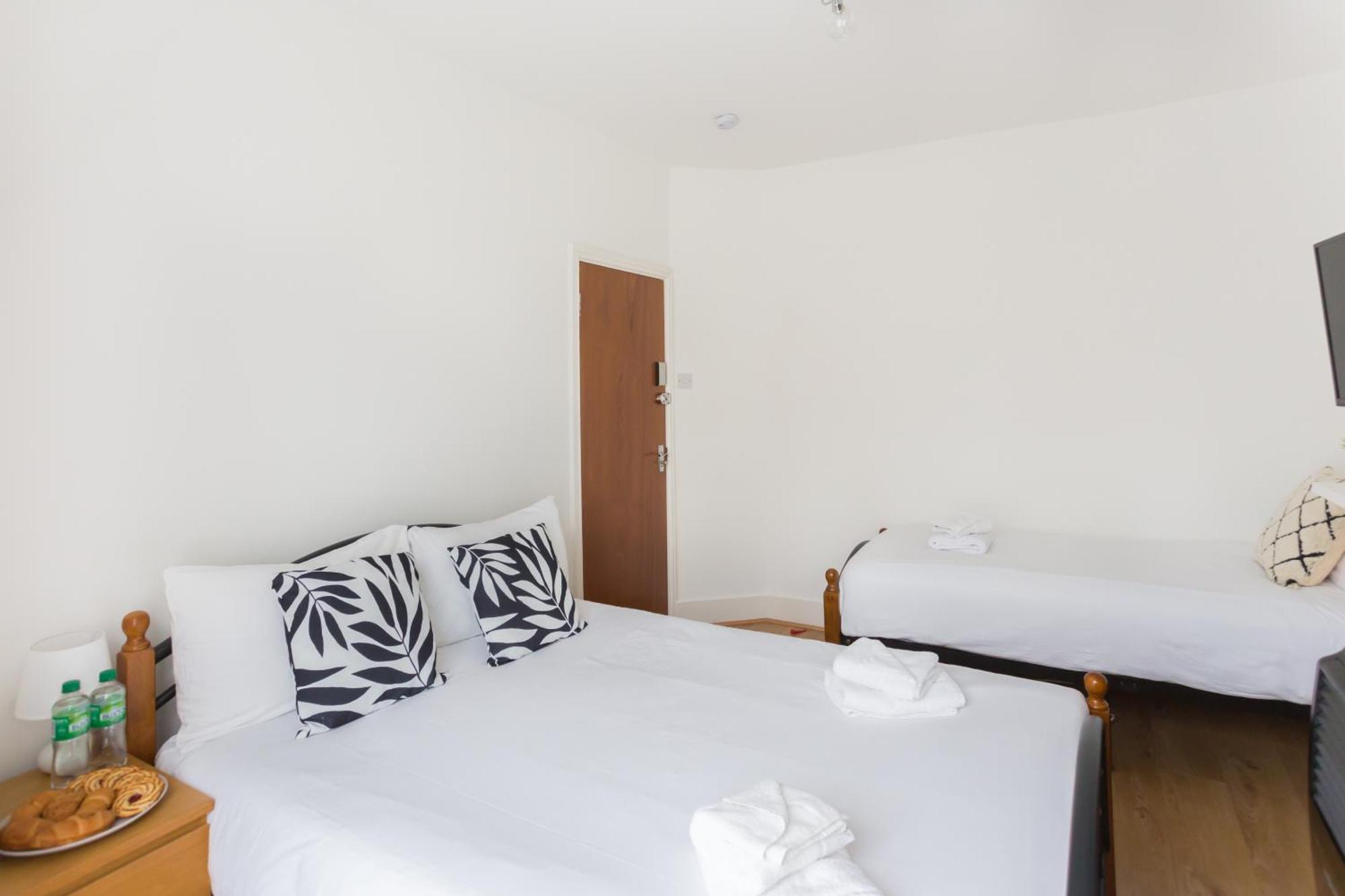 Wood Green Budget Rooms - Next To Mall & Metro Station - 10 Min To City Center Londýn Exteriér fotografie