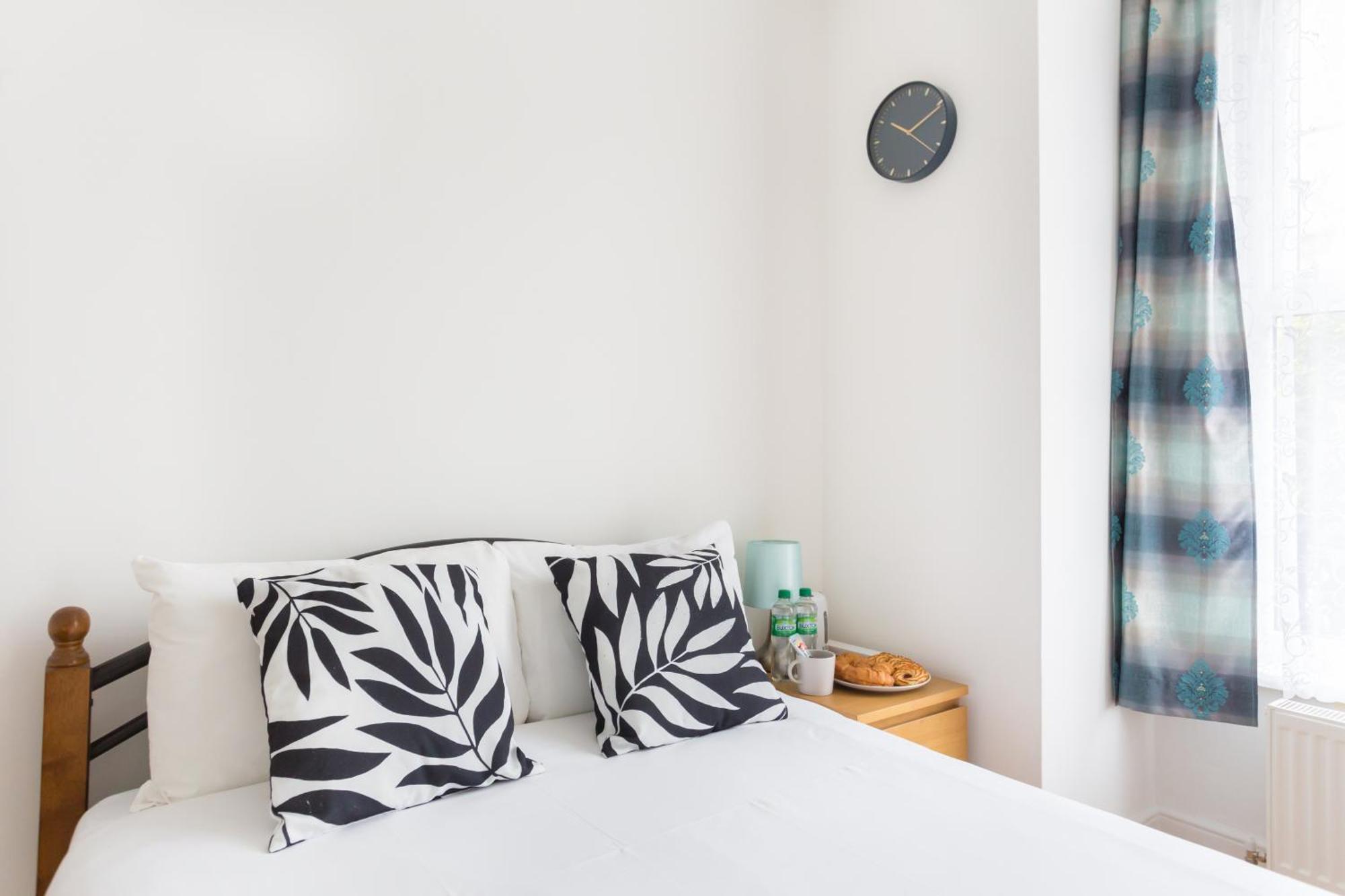 Wood Green Budget Rooms - Next To Mall & Metro Station - 10 Min To City Center Londýn Exteriér fotografie