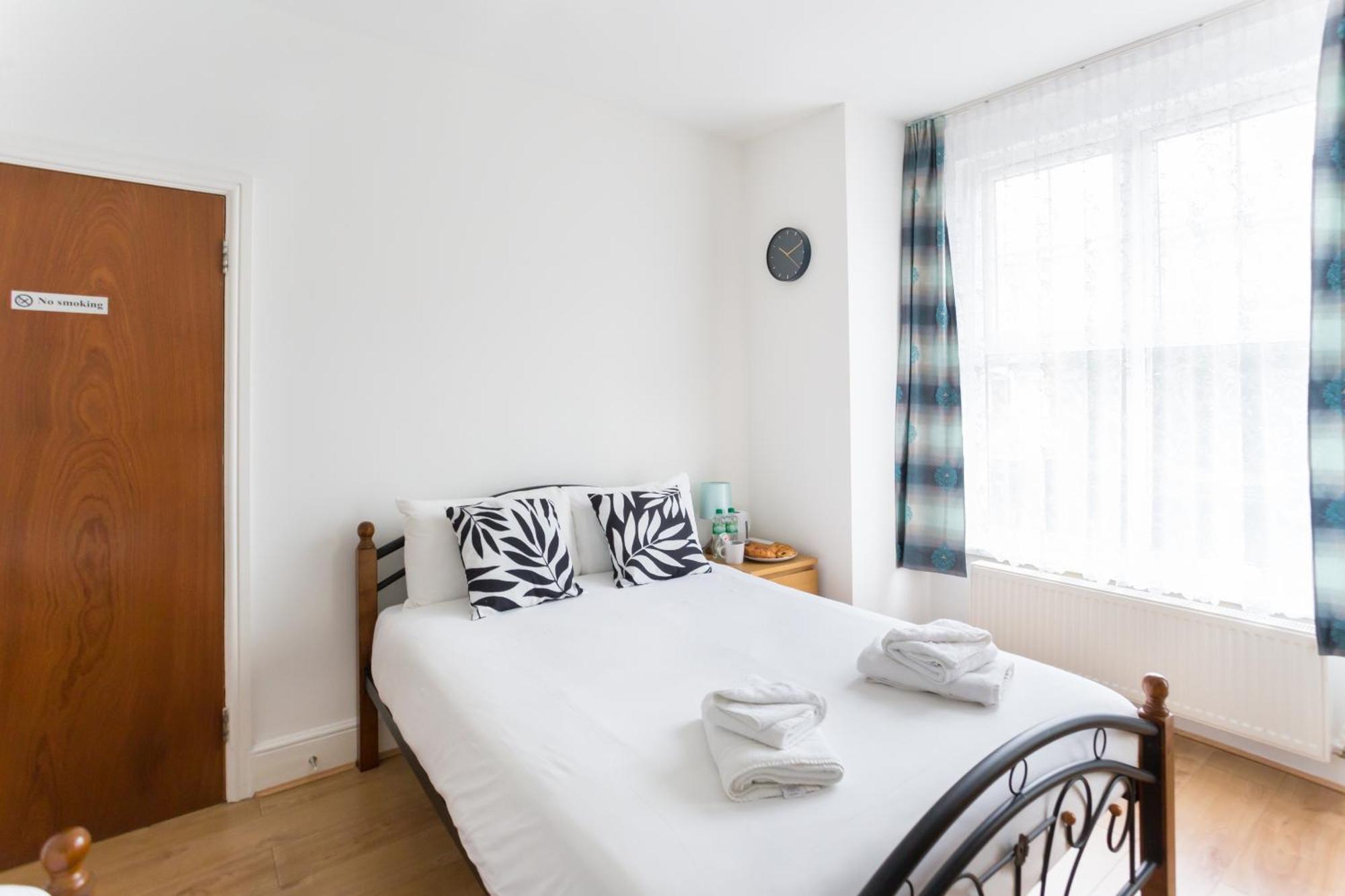 Wood Green Budget Rooms - Next To Mall & Metro Station - 10 Min To City Center Londýn Exteriér fotografie