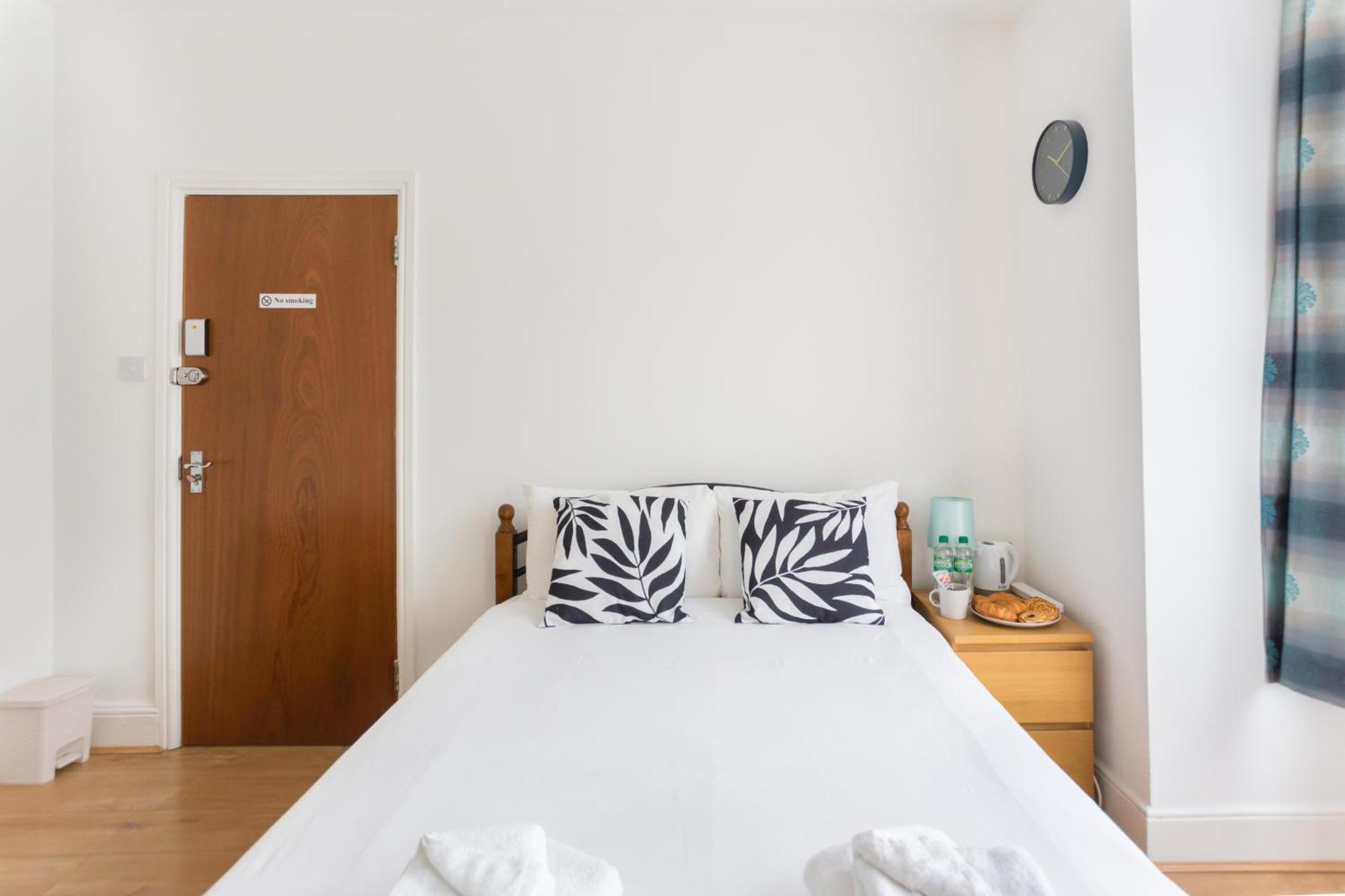 Wood Green Budget Rooms - Next To Mall & Metro Station - 10 Min To City Center Londýn Exteriér fotografie