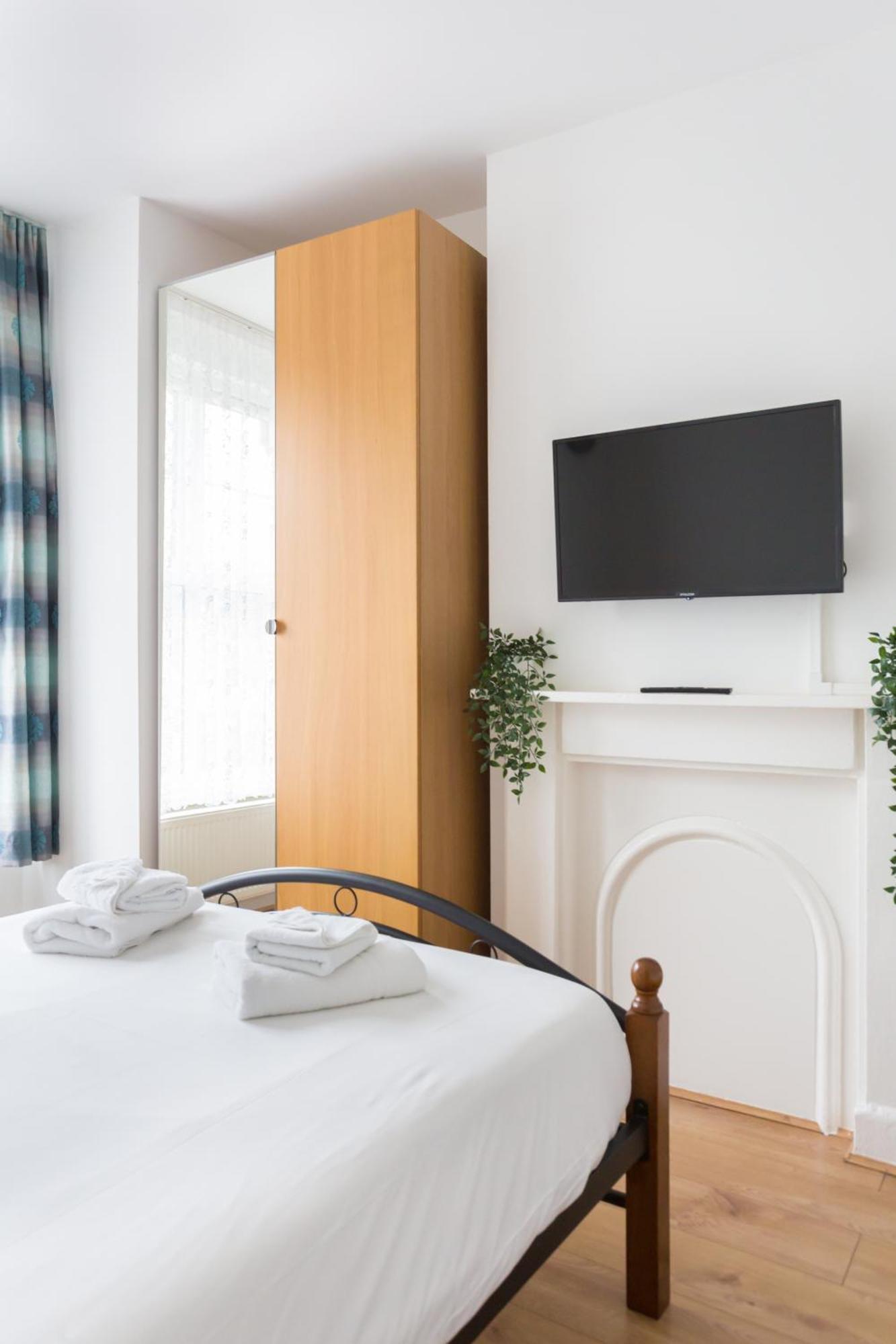 Wood Green Budget Rooms - Next To Mall & Metro Station - 10 Min To City Center Londýn Exteriér fotografie