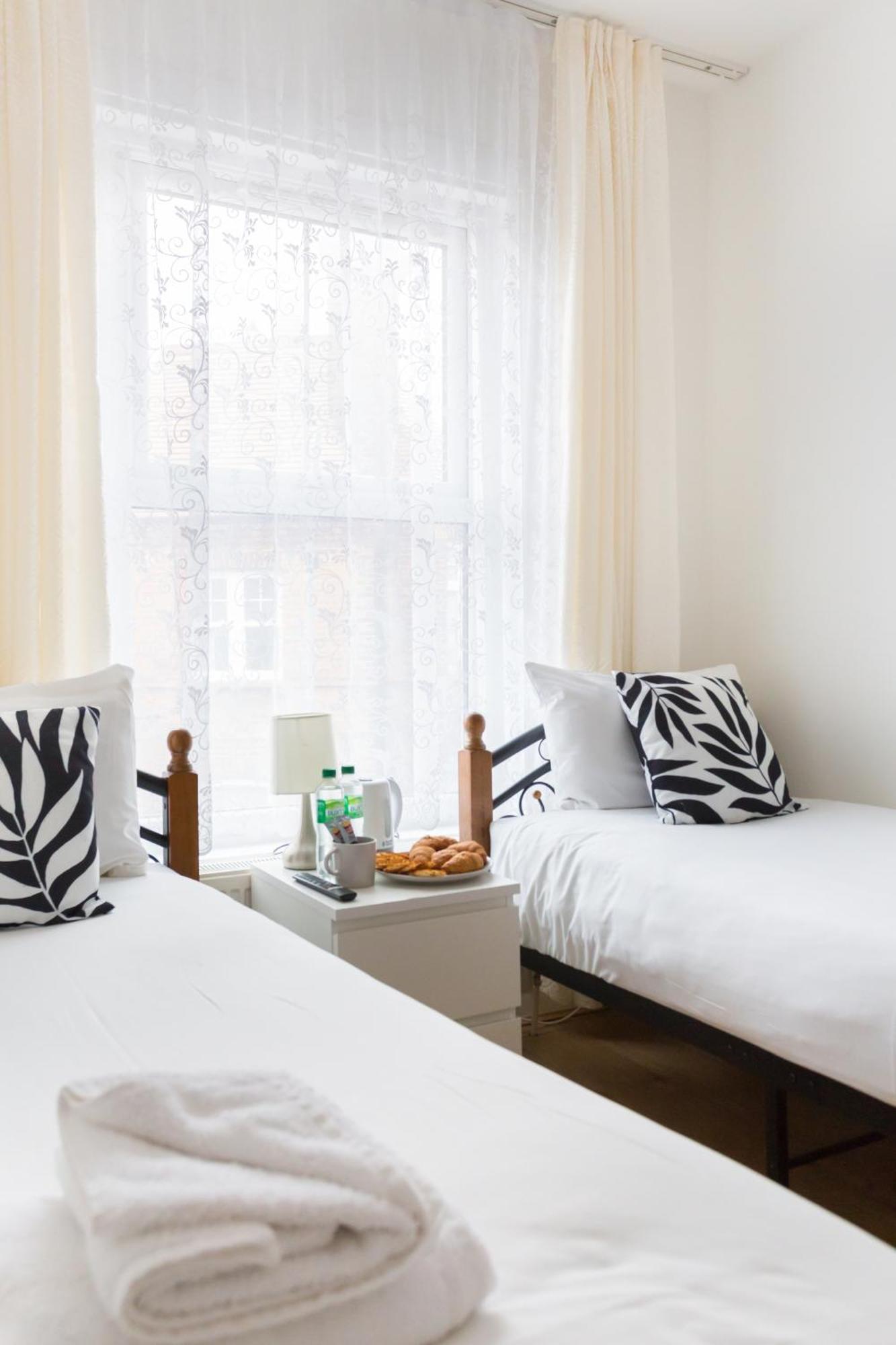 Wood Green Budget Rooms - Next To Mall & Metro Station - 10 Min To City Center Londýn Exteriér fotografie
