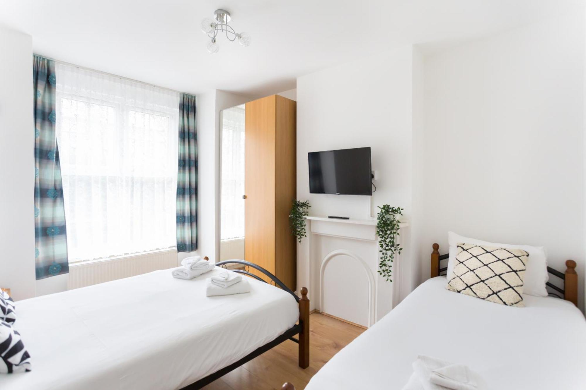 Wood Green Budget Rooms - Next To Mall & Metro Station - 10 Min To City Center Londýn Exteriér fotografie