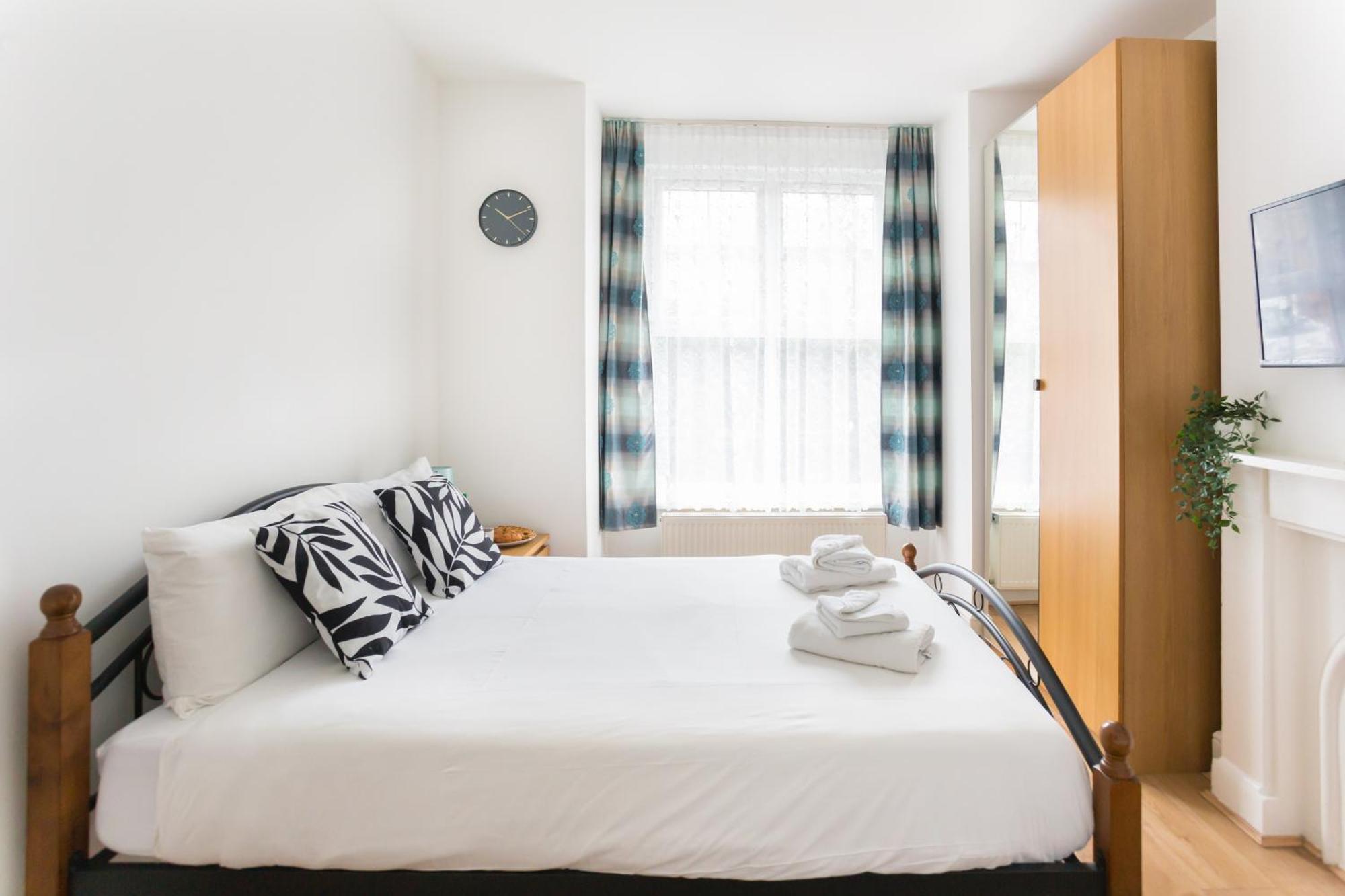 Wood Green Budget Rooms - Next To Mall & Metro Station - 10 Min To City Center Londýn Exteriér fotografie