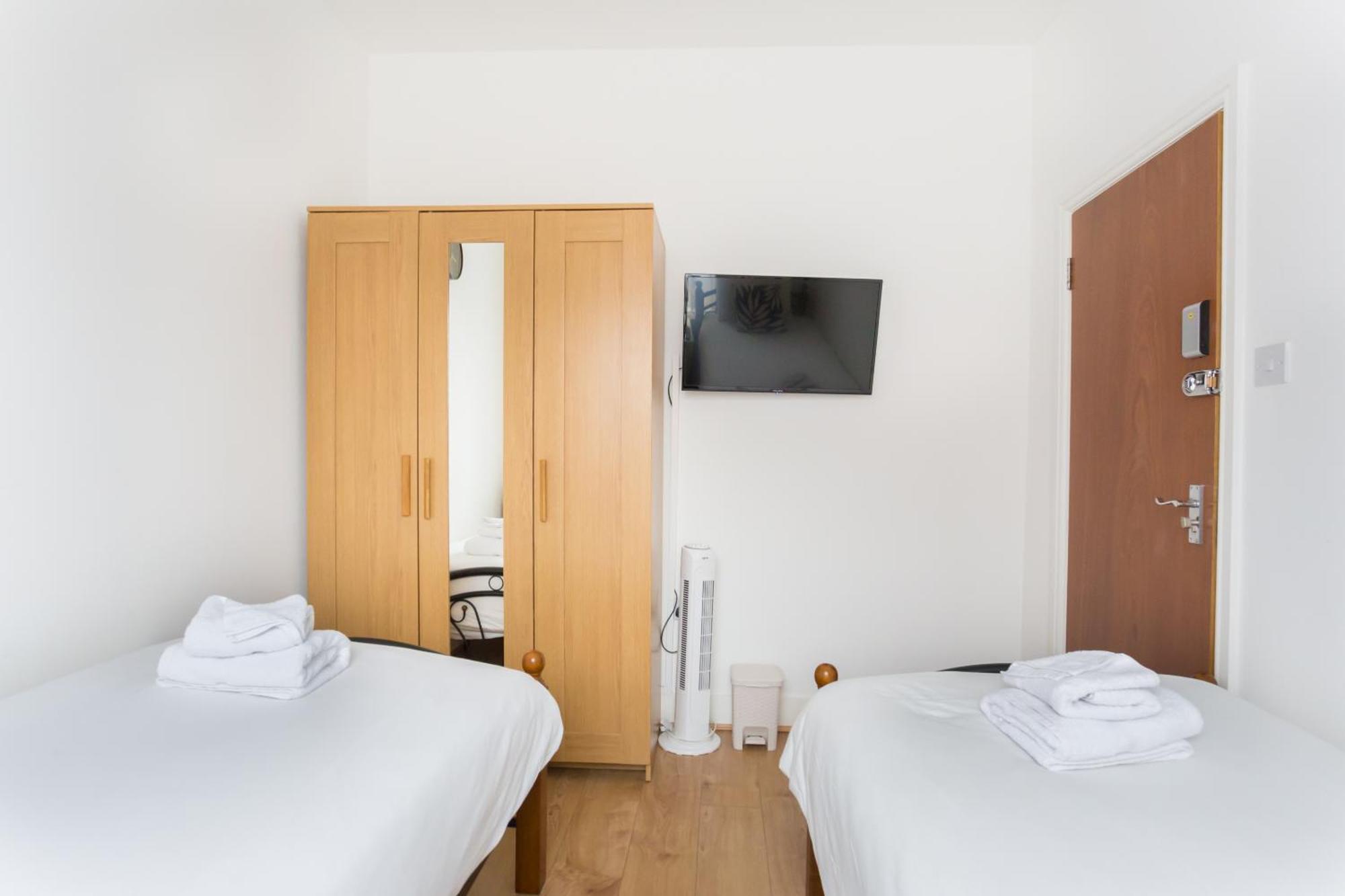 Wood Green Budget Rooms - Next To Mall & Metro Station - 10 Min To City Center Londýn Exteriér fotografie