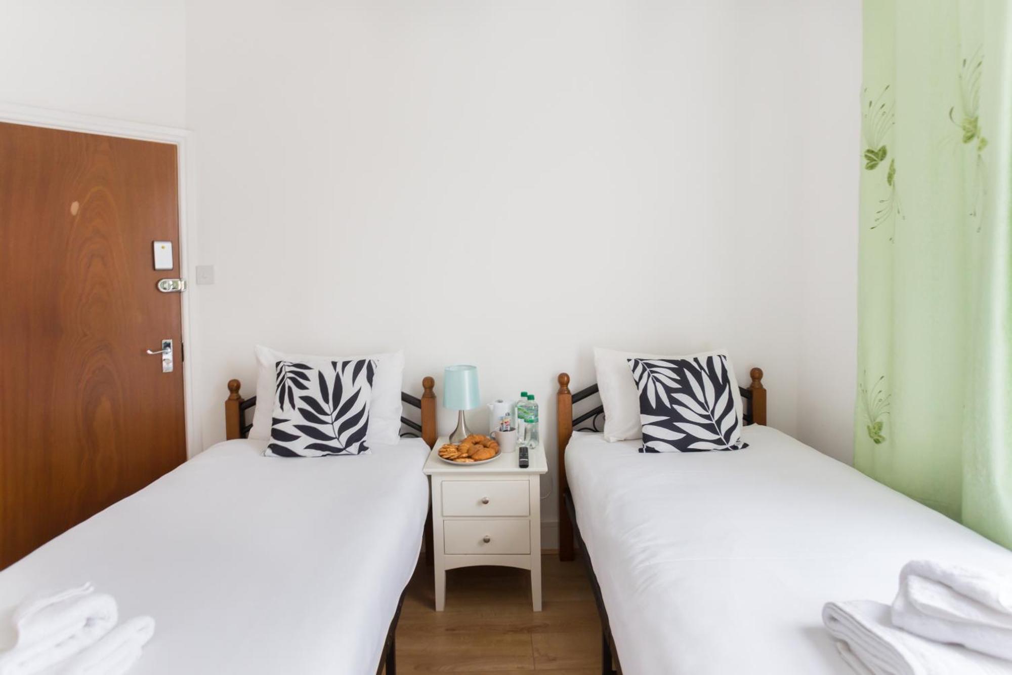 Wood Green Budget Rooms - Next To Mall & Metro Station - 10 Min To City Center Londýn Exteriér fotografie