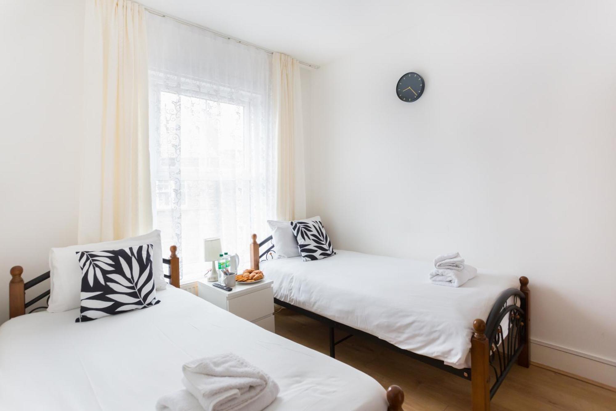 Wood Green Budget Rooms - Next To Mall & Metro Station - 10 Min To City Center Londýn Exteriér fotografie