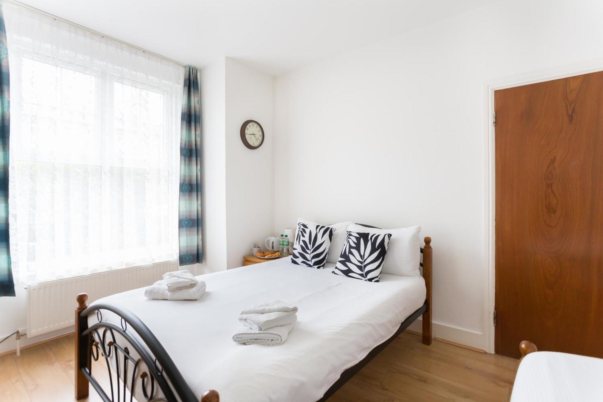 Wood Green Budget Rooms - Next To Mall & Metro Station - 10 Min To City Center Londýn Exteriér fotografie