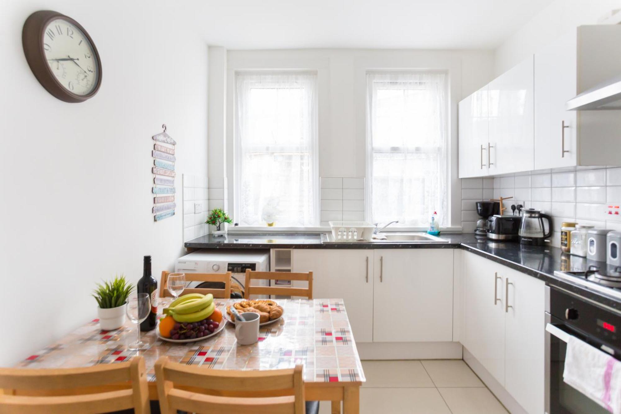 Wood Green Budget Rooms - Next To Mall & Metro Station - 10 Min To City Center Londýn Exteriér fotografie