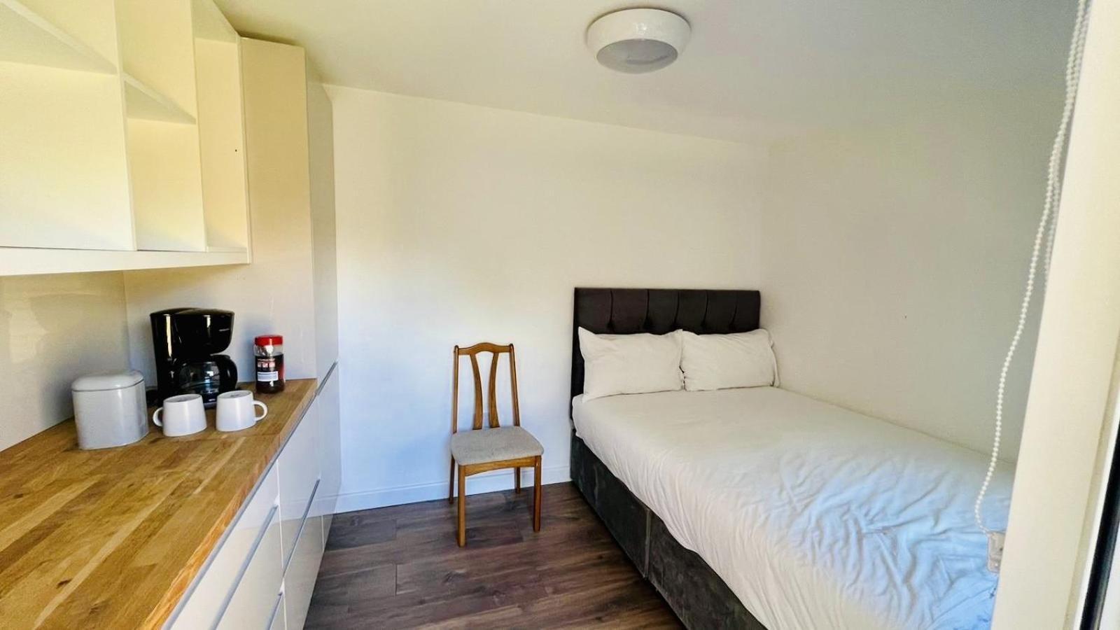 Wood Green Budget Rooms - Next To Mall & Metro Station - 10 Min To City Center Londýn Exteriér fotografie