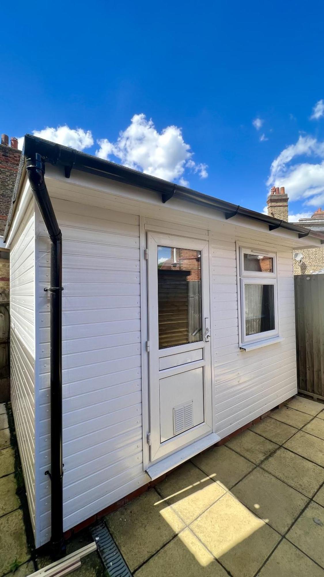 Wood Green Budget Rooms - Next To Mall & Metro Station - 10 Min To City Center Londýn Exteriér fotografie